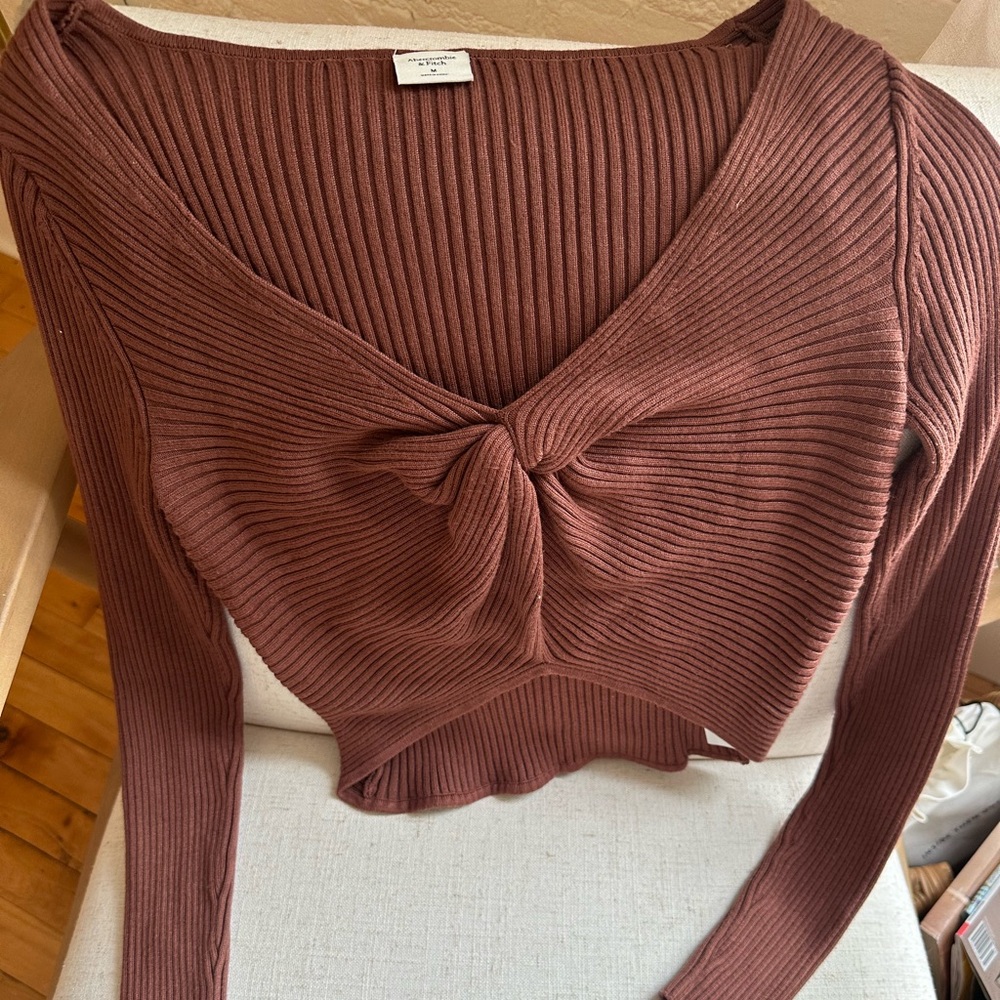 Abercrombie & Fitch Off-White V-Neck Sweater